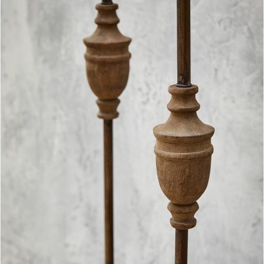 klasicky provensalsky country stojanova lampa set obyvacka citacou lampa roznej velkosti mediteran vintage vidiecky sedliacky dom.jpg